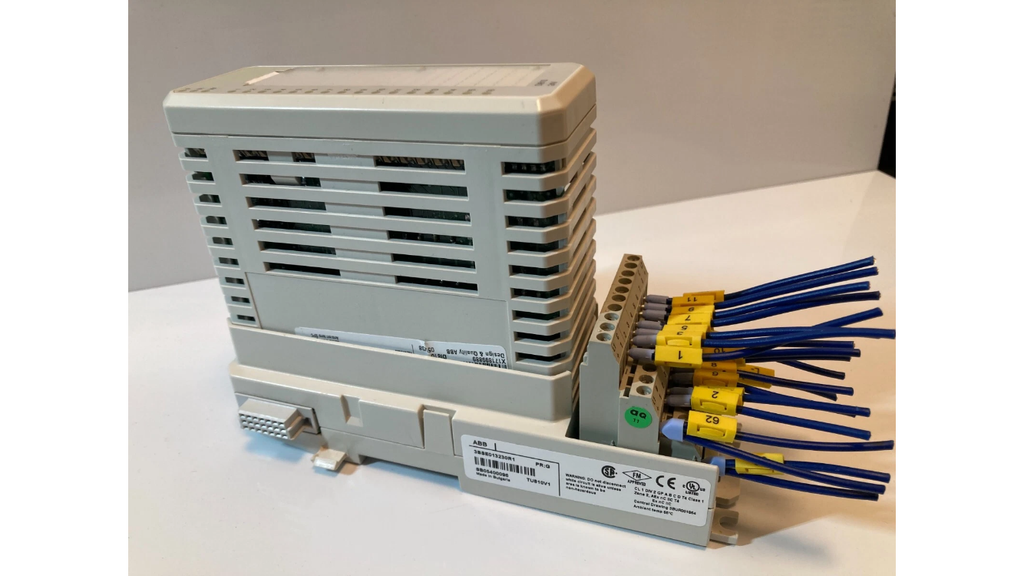 ABB DI810 digital input modul 24V 16 kanaler DIN Rail
