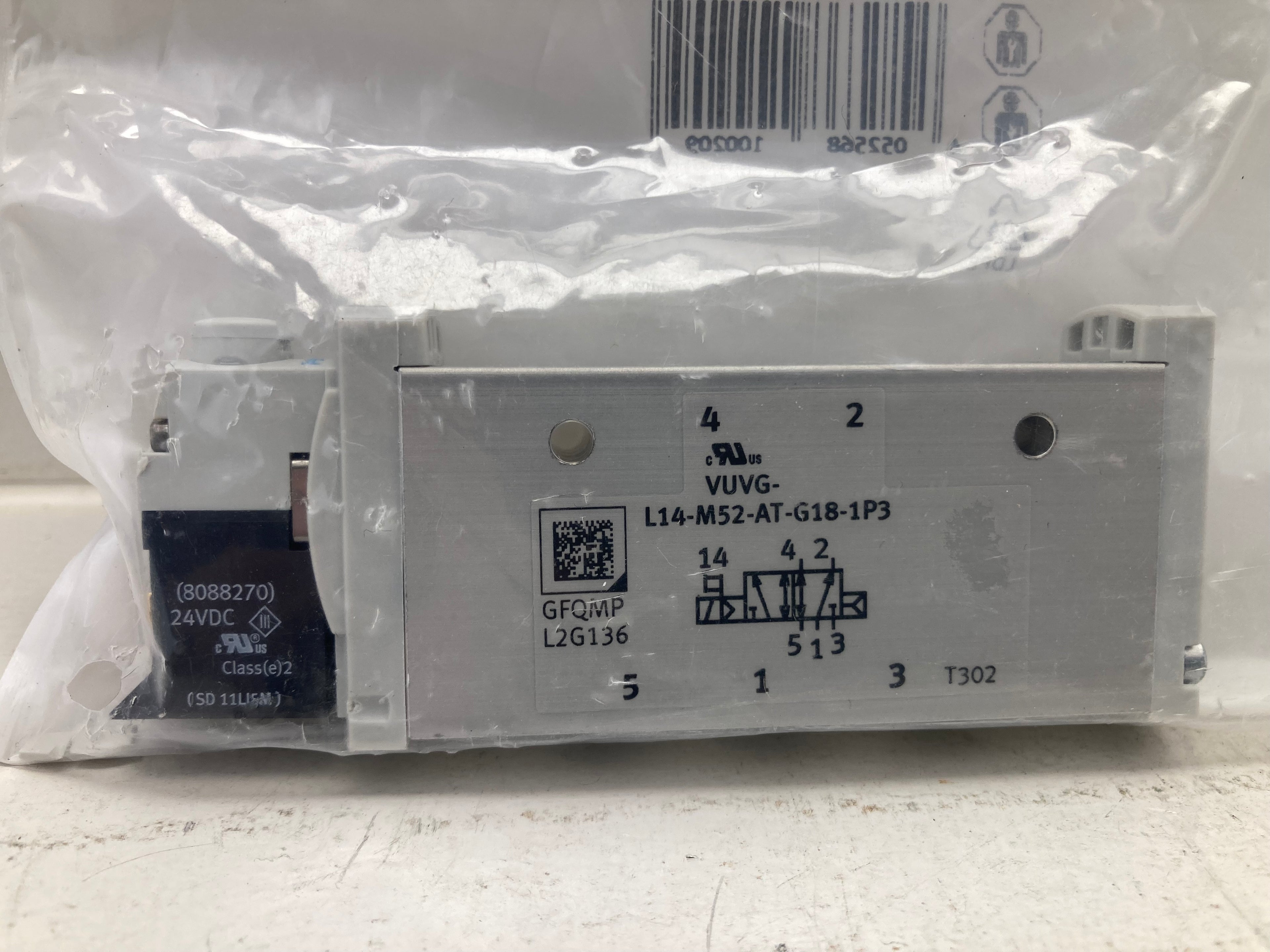 Festo VUVG-L14-M52-AT-G18-1P3 solenoid valve 5/3-way 24VDC
