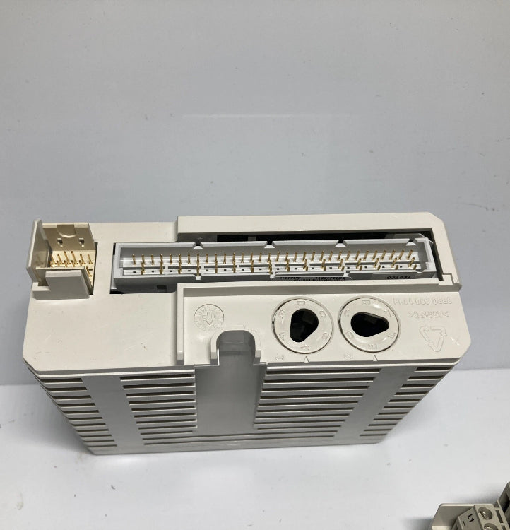 ABB AO810 3BSE008522R1 Power PLC Module / 3BSE013230R1 TU810V1