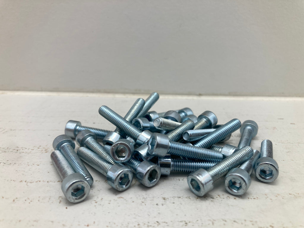 Würth Socket Head Cap Screws M5x25 ISO 4762 Grade 8.8 - 500 pcs. (New)