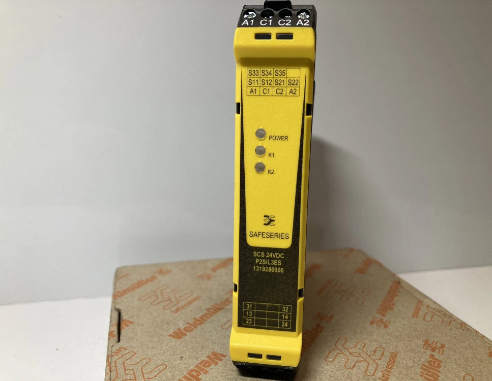 Weidmüller 1319280000 SCS 24VDC P2SIL3ES SafeSeries safety relay with SIL3 and PL e certification

