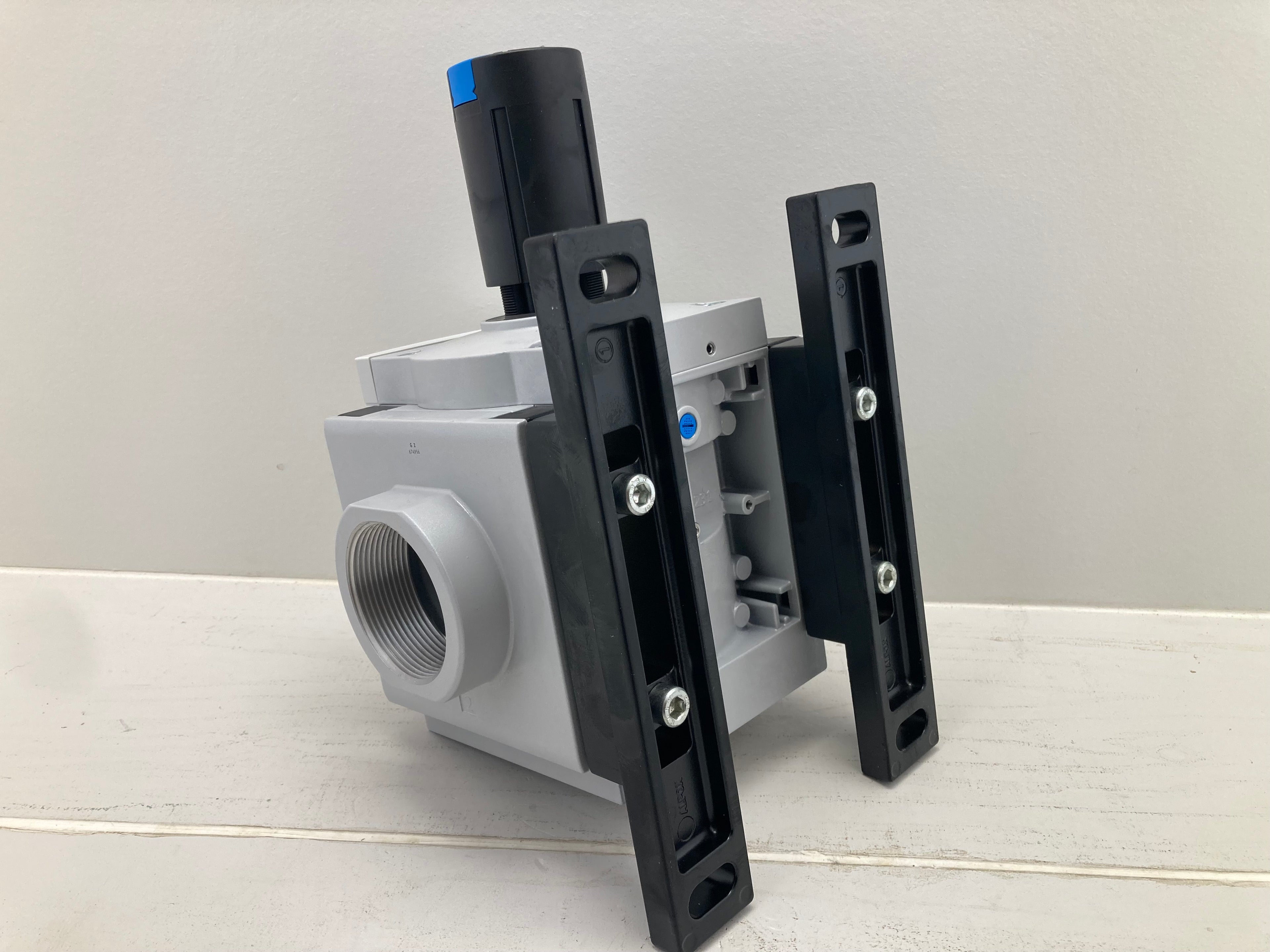 Festo MS12-LR-AGI-D7-LD-AS-WP service unit air treatment pressure gauge pneumatic