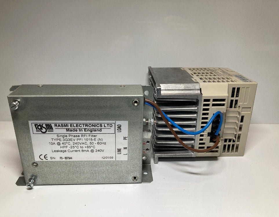 OMRON SYSDRIVE 3G3EV - AB004M-CE INVERTER 200V 0,4KW M-TYPE