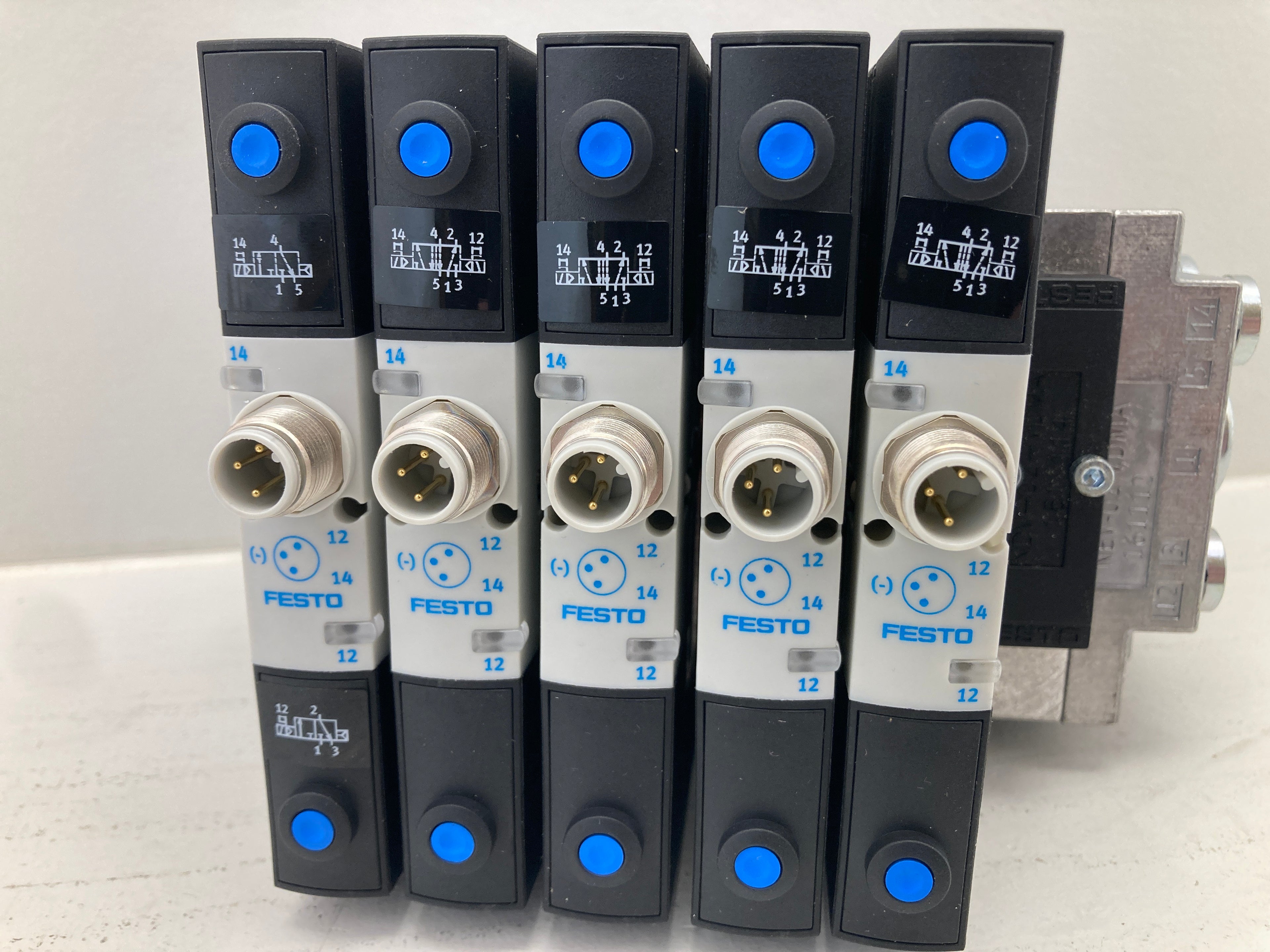 Festo valve manifold complete assembled unit 24V DC pneumatic control system
