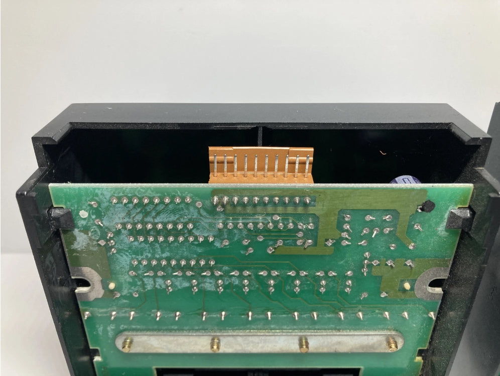 2 PC. Idec PFJ-T081U 8-Relay OUTPUT UNIT FA-1J