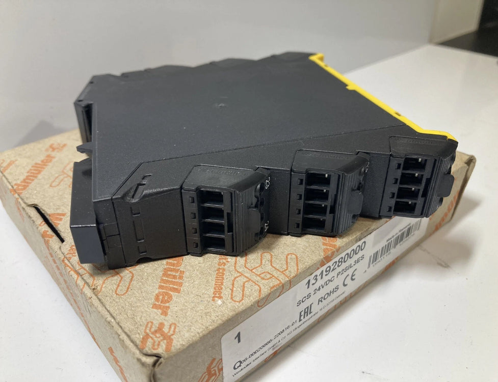 Weidmüller 1319280000 SCS 24VDC P2SIL3ES SafeSeries safety relay with SIL3 and PL e certification
