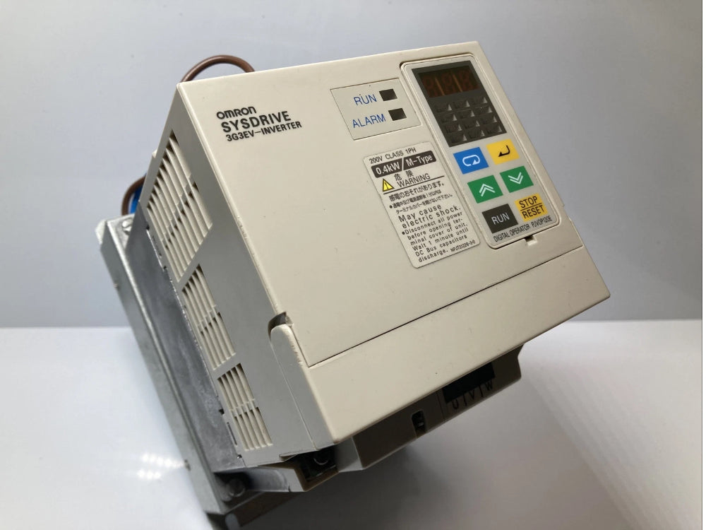 OMRON SYSDRIVE 3G3EV - AB004M-CE INVERTER 200V 0,4KW M-TYPE