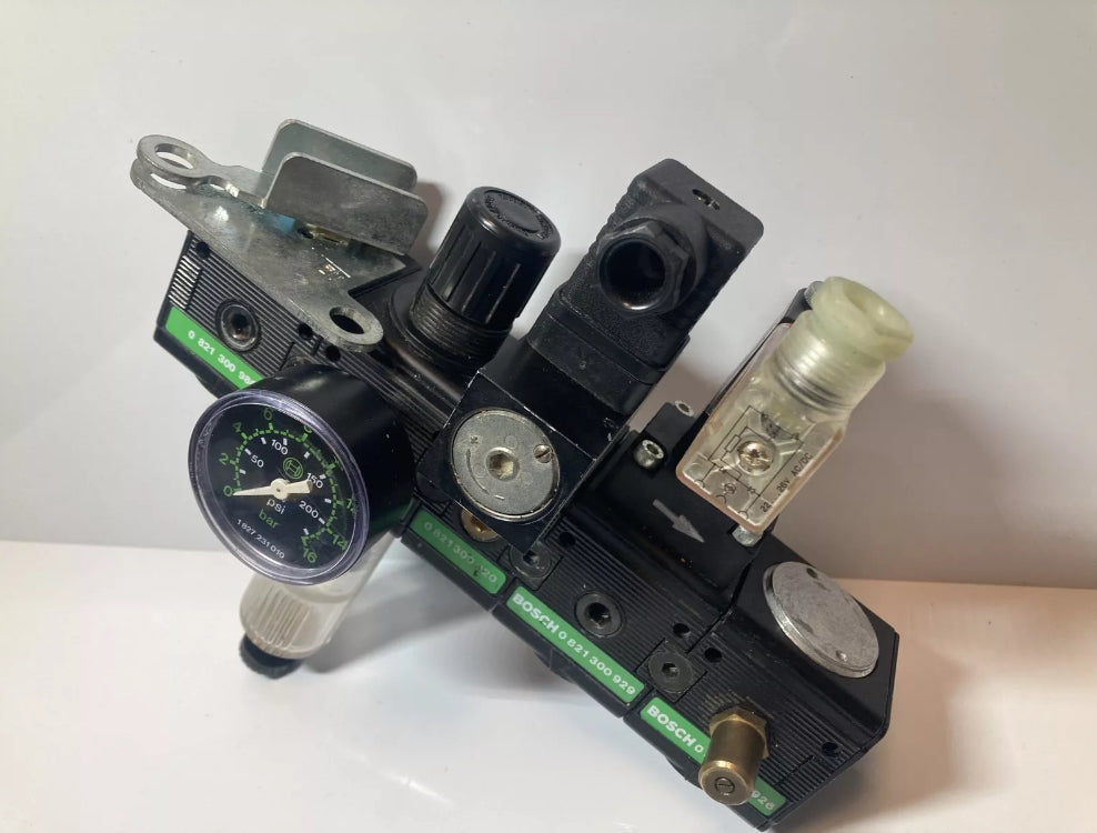 Bosch Pneumatic Control Unit with Valve, Regulator, Switch 0821300301 1827231010