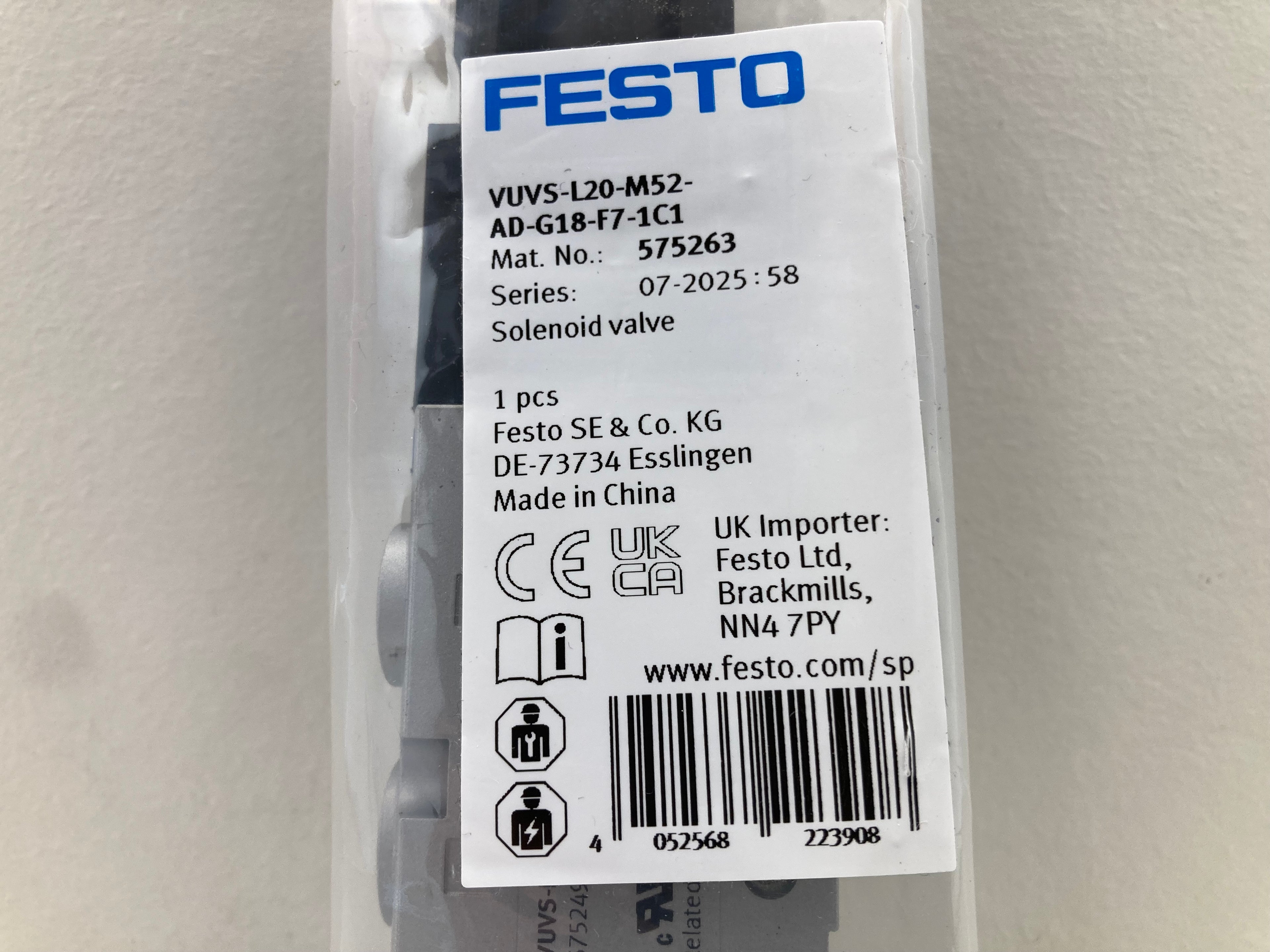 Festo VUVS-L20-M52-AD-G18-F7-1C1 solenoid valve 5/2-way
