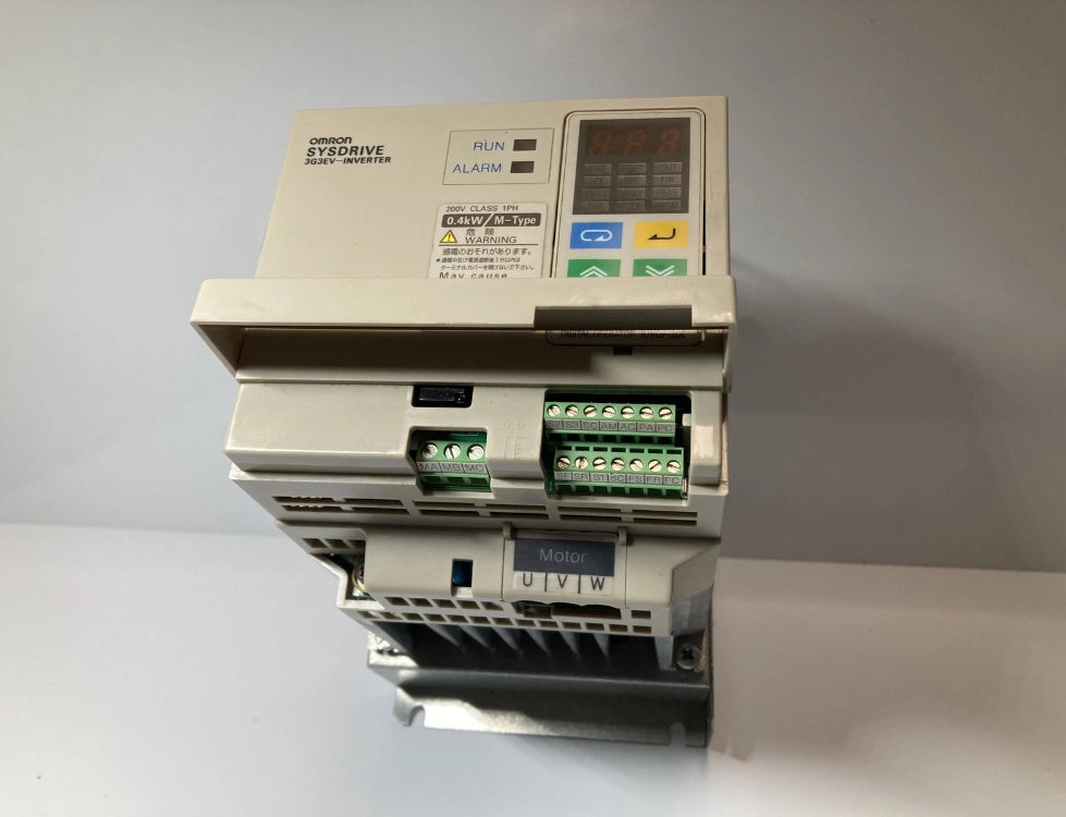 OMRON SYSDRIVE 3G3EV - AB004M-CE INVERTER 200V 0,4KW M-TYPE