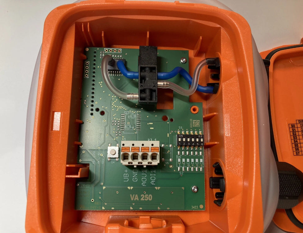 BELIMO 22ADP-18QA Differential pressure air sensor. Parts included: