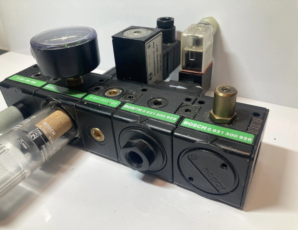 Bosch Pneumatic Control Unit with Valve, Regulator, Switch 0821300301 1827231010