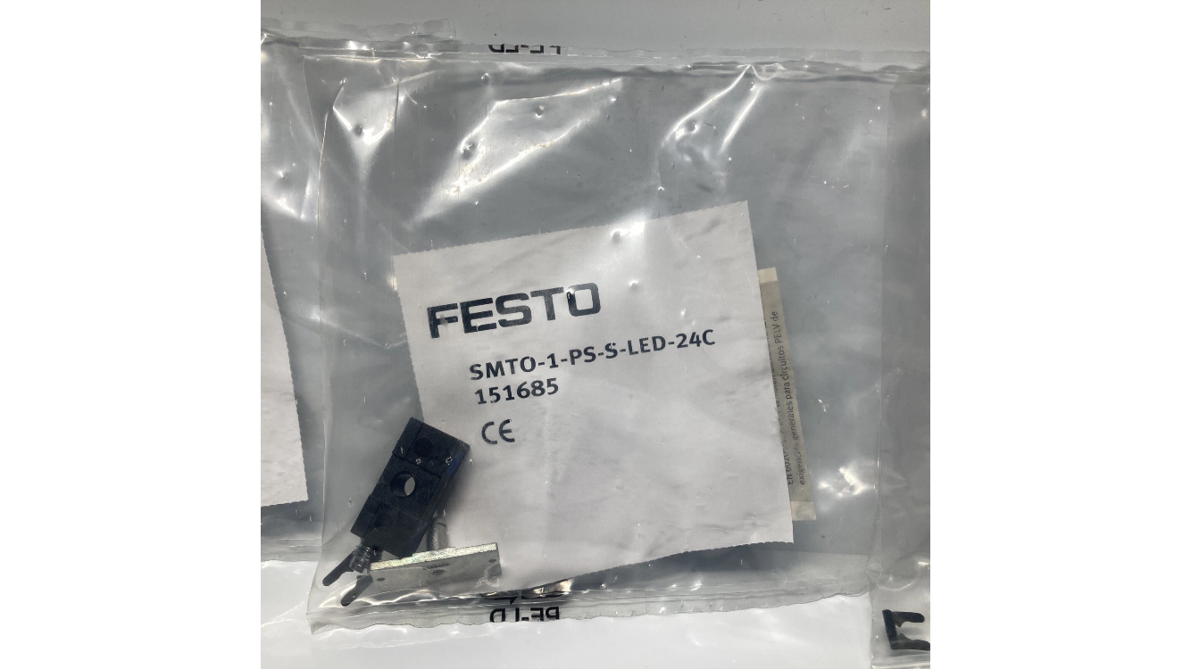 3 Piece. FESTO SMTO-1-PS-S-LED-24C 151685