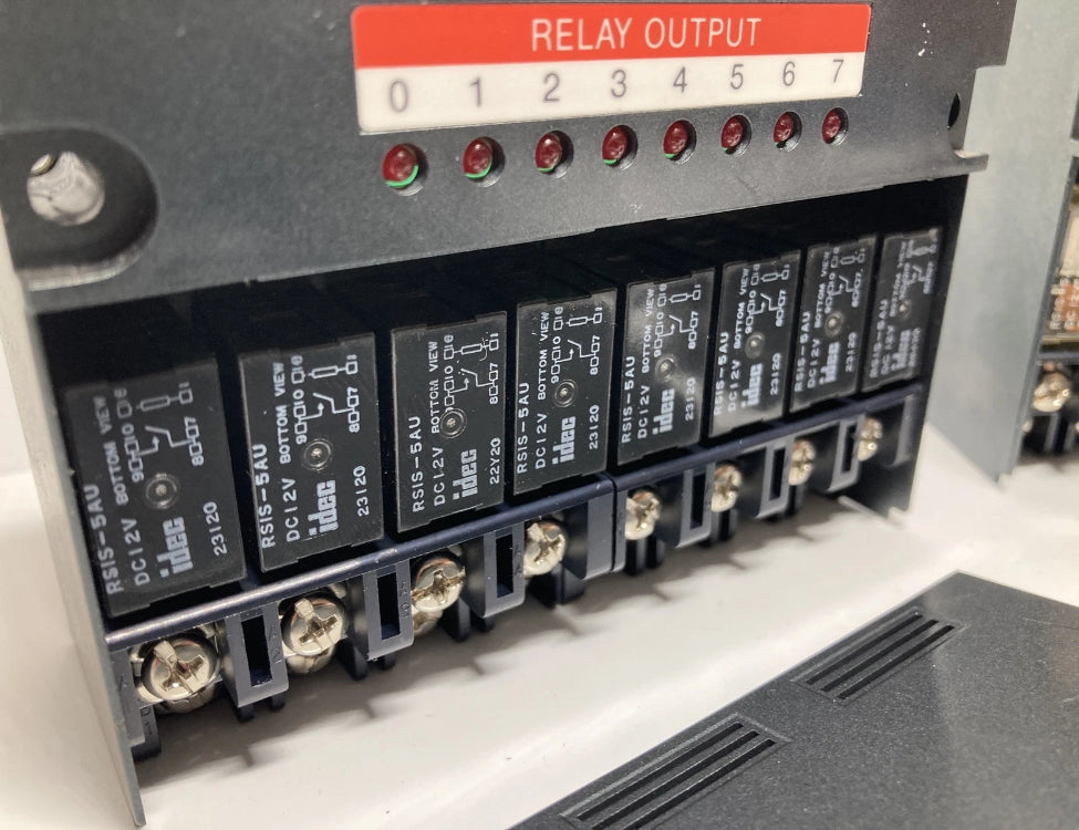 2 PC. Idec PFJ-T081U 8-Relay OUTPUT UNIT FA-1J