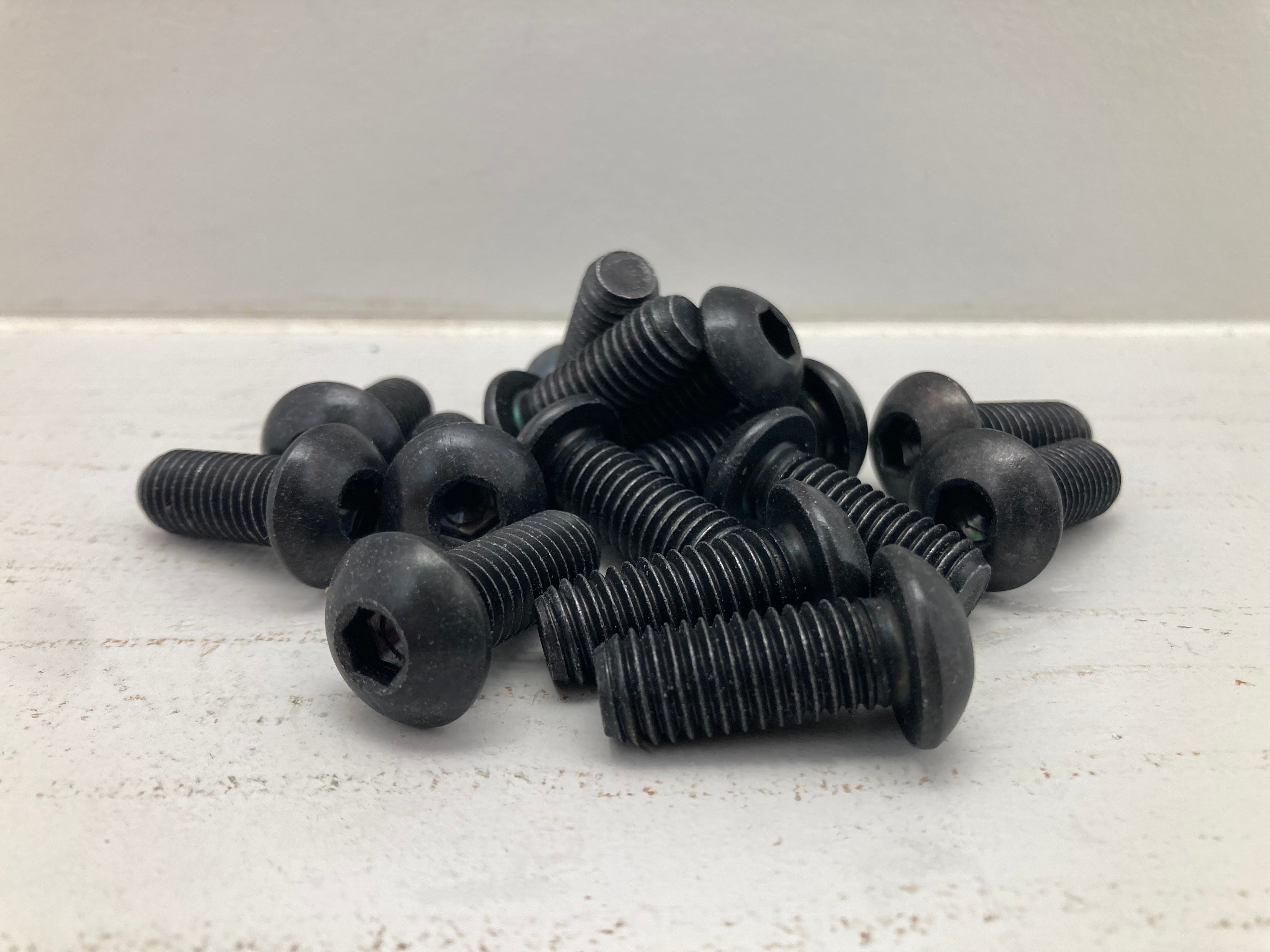 Würth Button Head Screws M10x25 ISO 7380-1 IS6 - 100 pcs. (New)