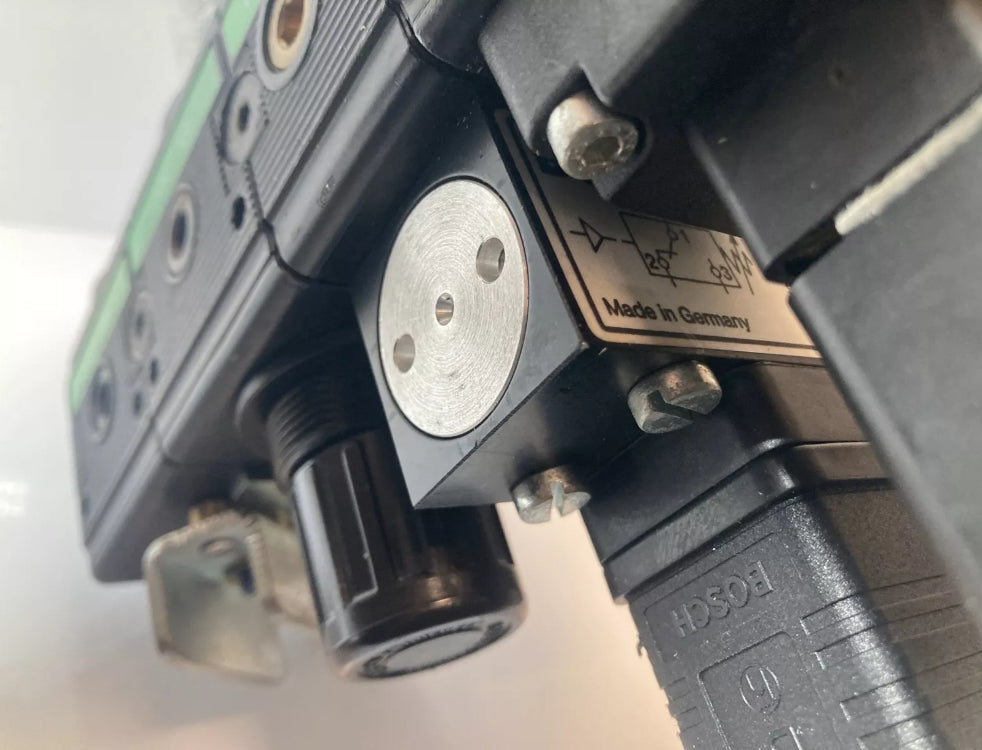 Bosch Pneumatic Control Unit with Valve, Regulator, Switch 0821300301 1827231010