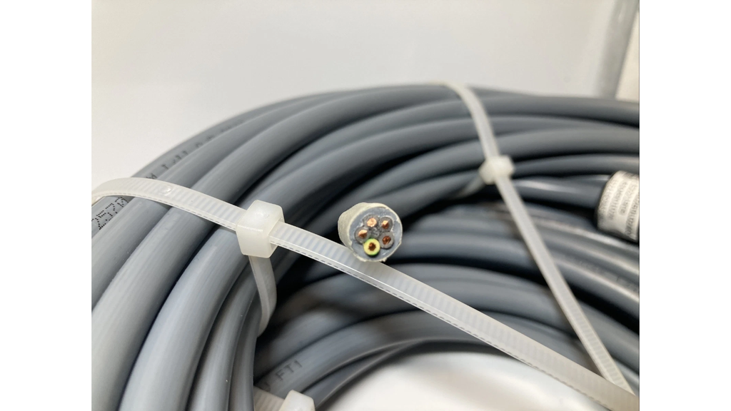 LENZE L-FORCE systemkabel EYL0001A0260L02A00 5x1mm²
