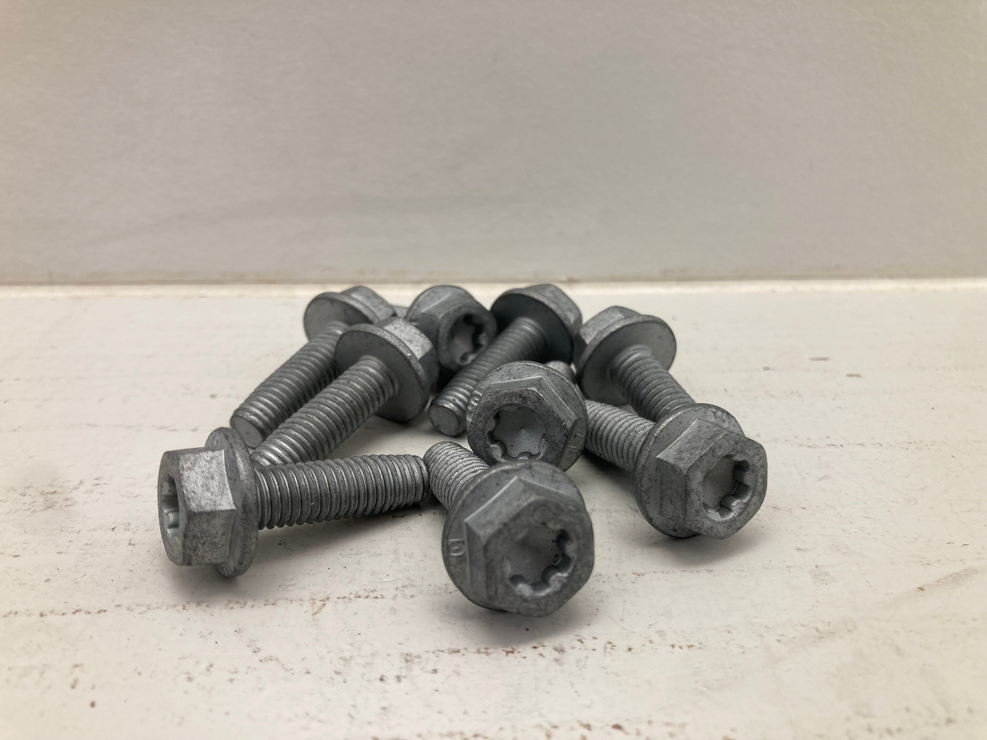 Würth GEFU-TT2000 Flange Screws M8x25 020983825 - 100 pcs. strength class 10.9 zinc flake coating
