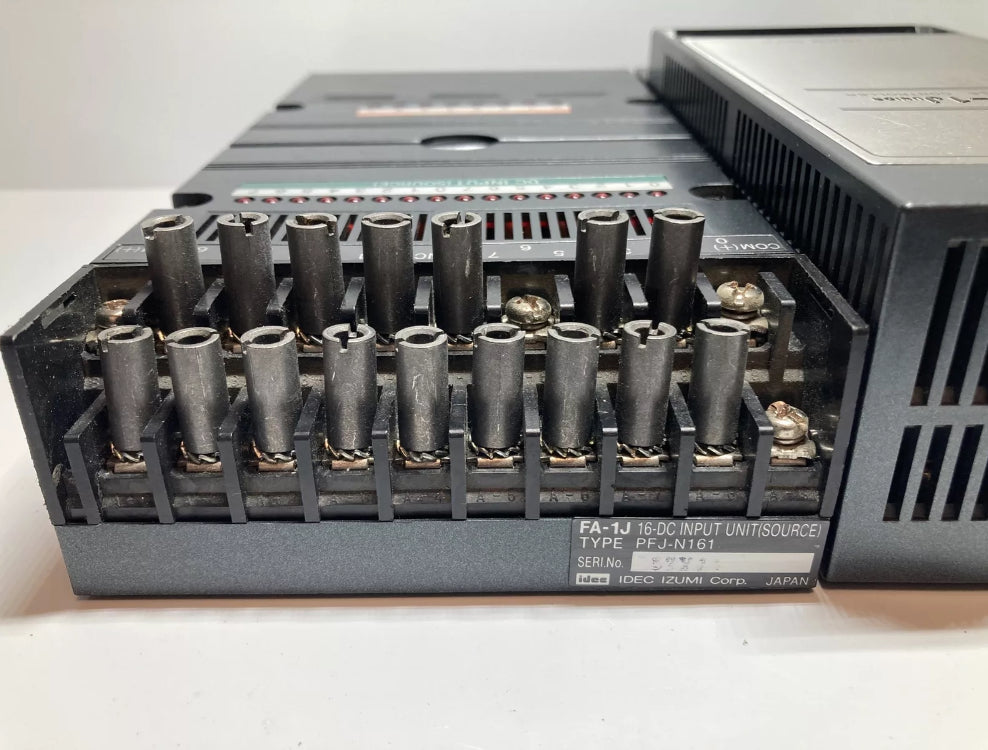 IDEC IZUMI FA-1 Junior compact PLC system with PFJ-CR1E CPU for industrial automation
