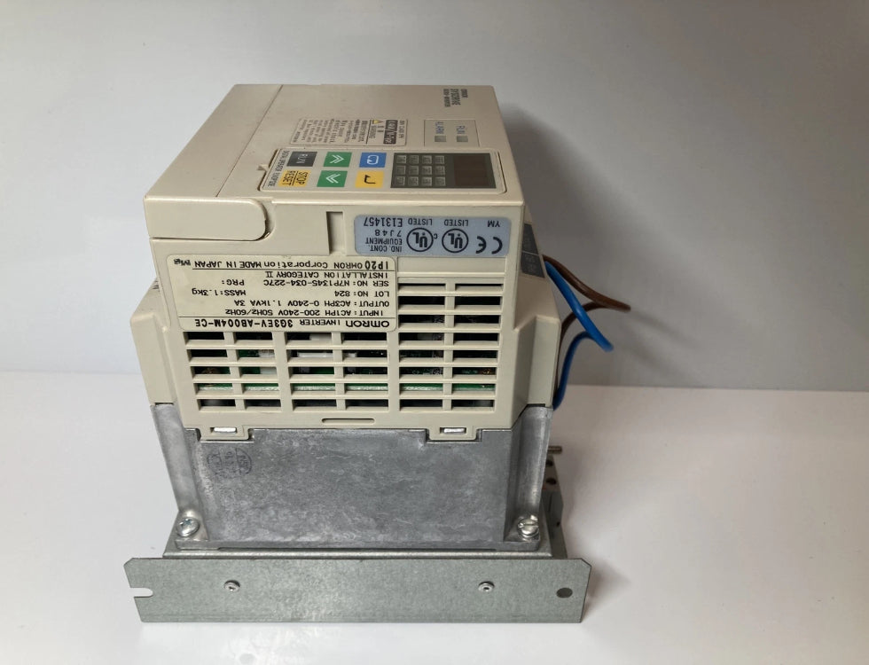 OMRON SYSDRIVE 3G3EV - AB004M-CE INVERTER 200V 0,4KW M-TYPE