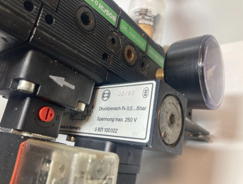 Bosch Pneumatic Control Unit with Valve, Regulator, Switch 0821300301 1827231010