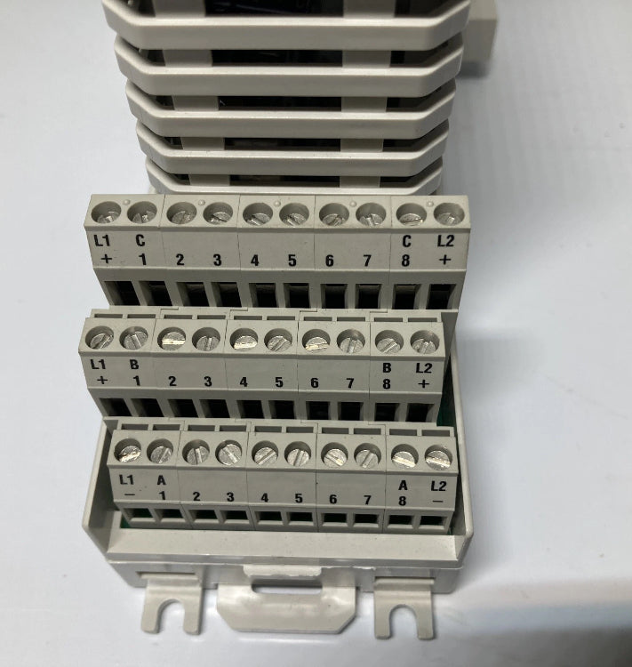 ABB AO810 3BSE008522R1 Power PLC Module / 3BSE013230R1 TU810V1