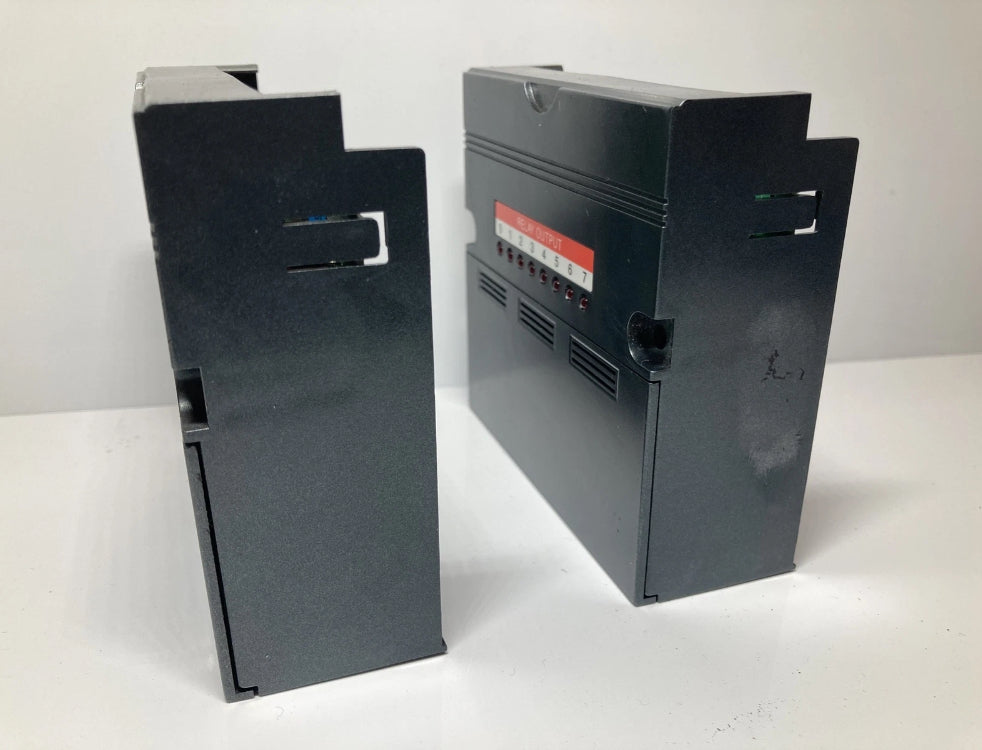 2 PC. Idec PFJ-T081U 8-Relay OUTPUT UNIT FA-1J