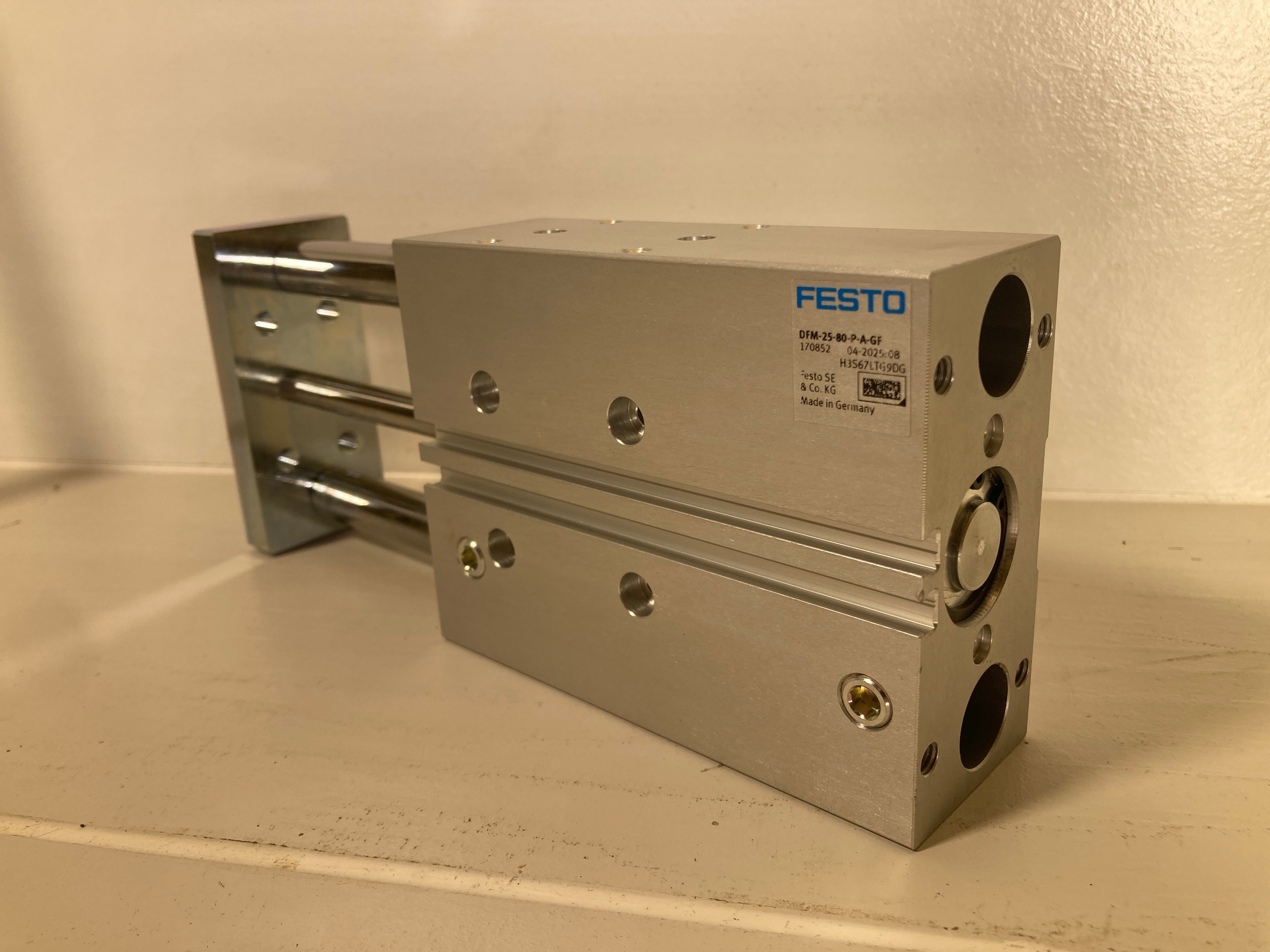 Festo DFM-25-80-P-A-GF guided drive cylinder 25mm bore 80mm stroke pneumatic
