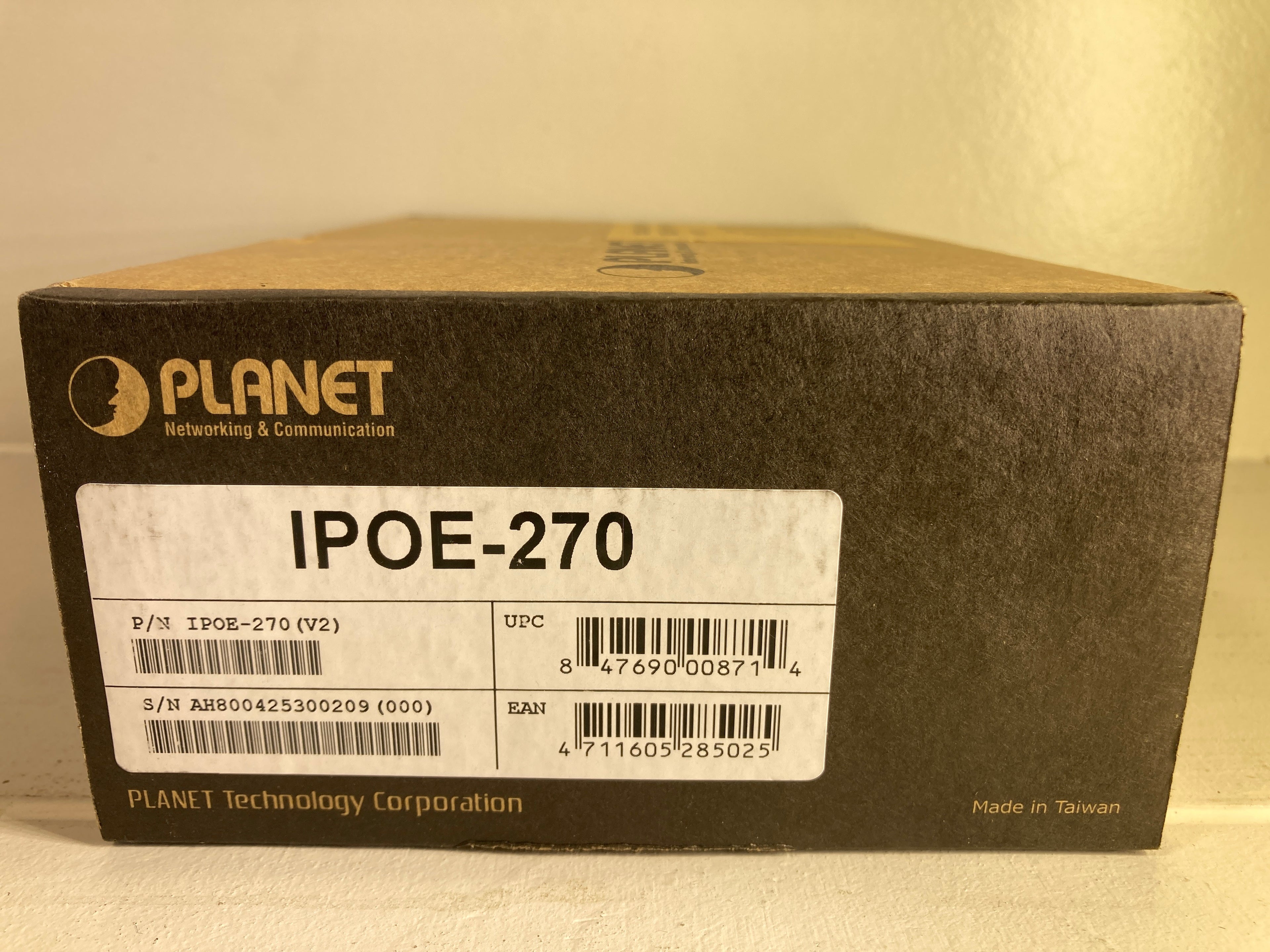 PLANET IPOE-270 Netværksswitch