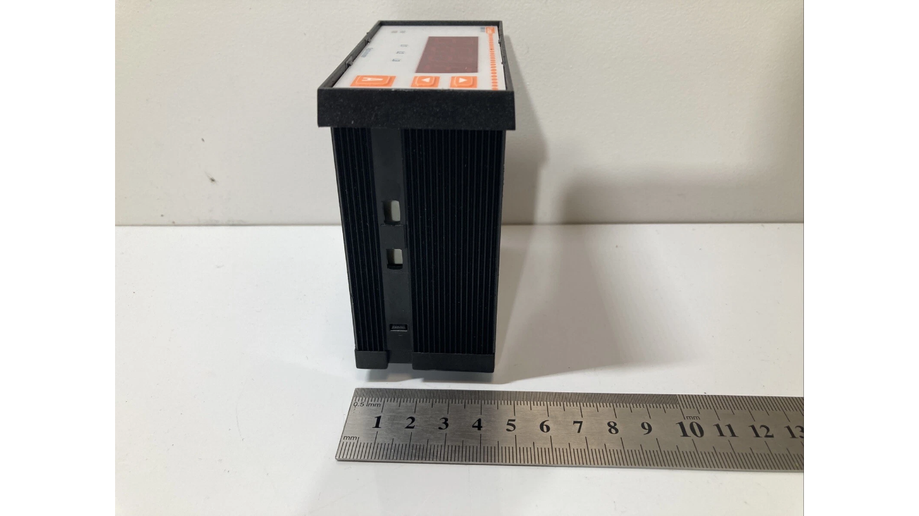 Lovato DMK11-R1 digital amperemeter True RMS 3-fase med beskyttelsesrelæ
