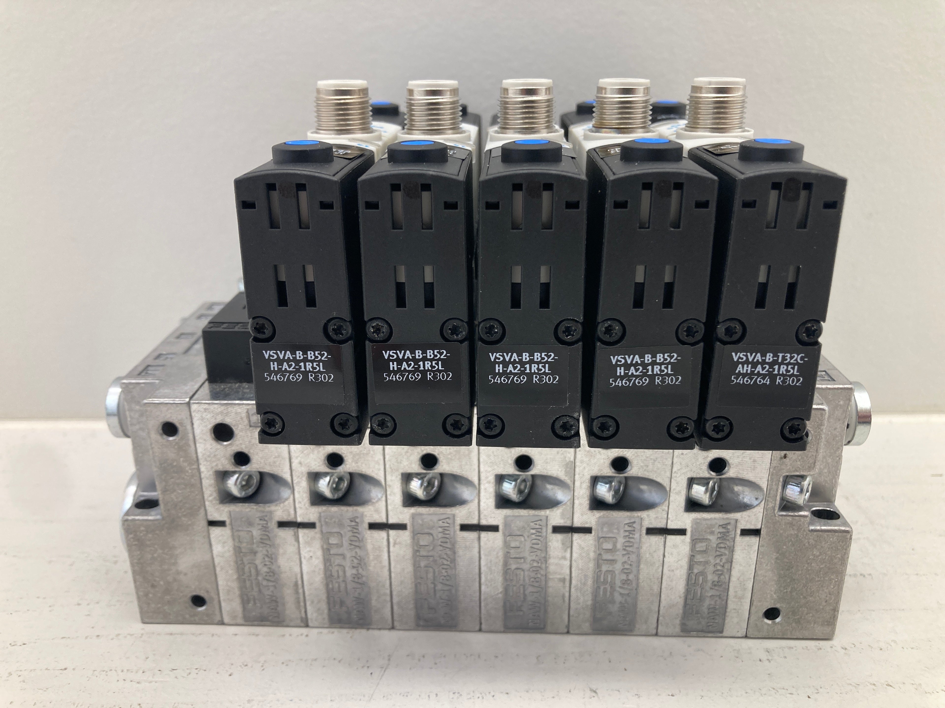 Festo valve manifold complete assembled unit 24V DC pneumatic control system
