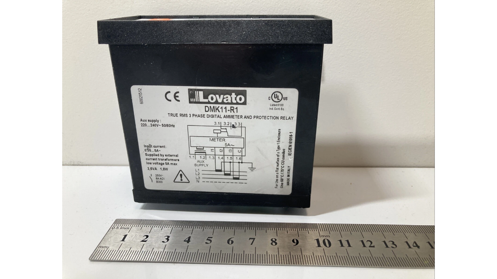 Lovato DMK11-R1 digital amperemeter True RMS 3-fase med beskyttelsesrelæ
