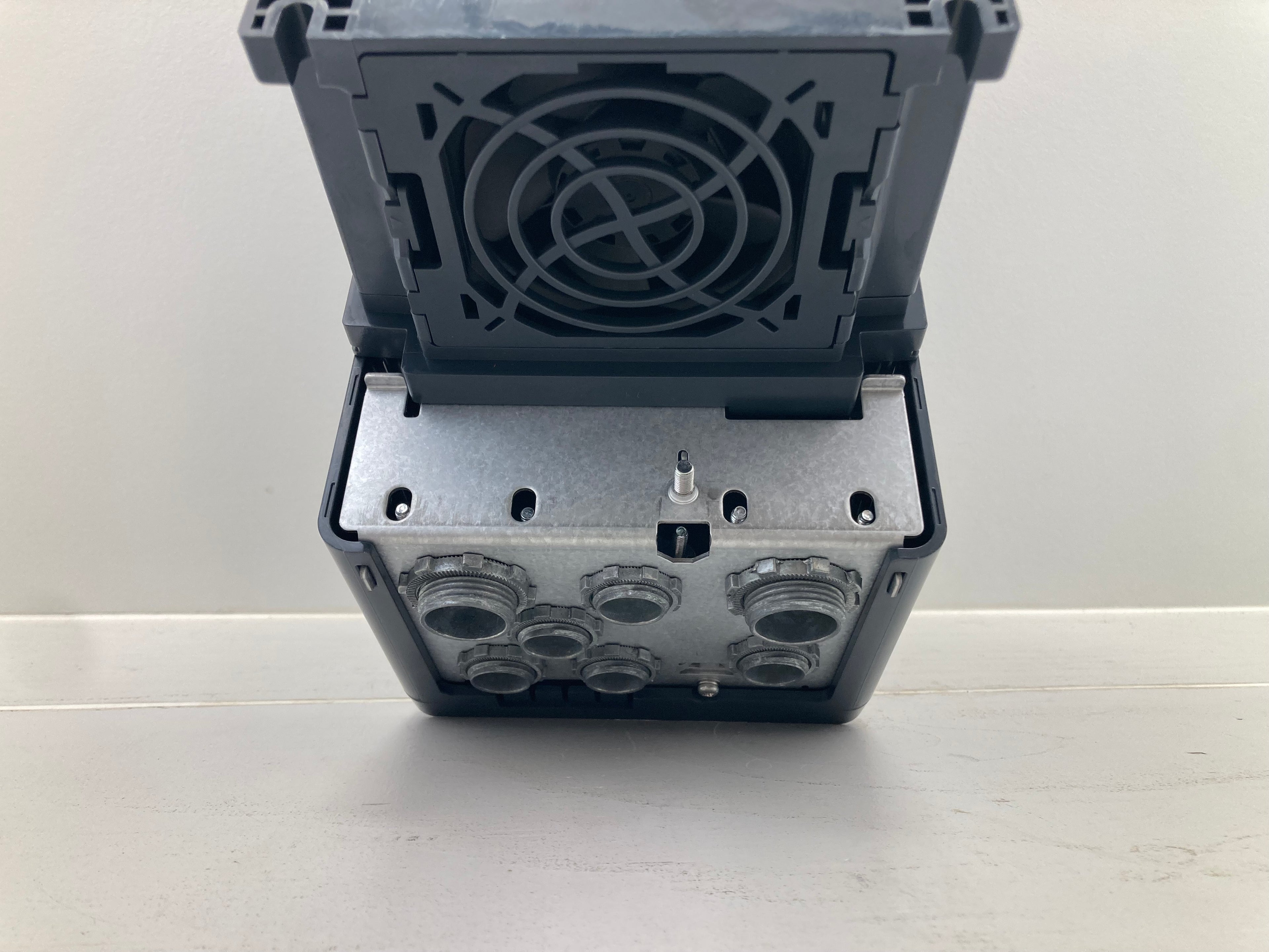 Schneider Electric Altivar 930 Frequency Drive 11kW 15HP ATV930D11N4 - 1 pc. (New