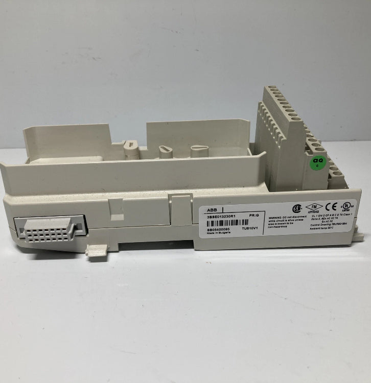 ABB AO810 3BSE008522R1 Power PLC Module / 3BSE013230R1 TU810V1