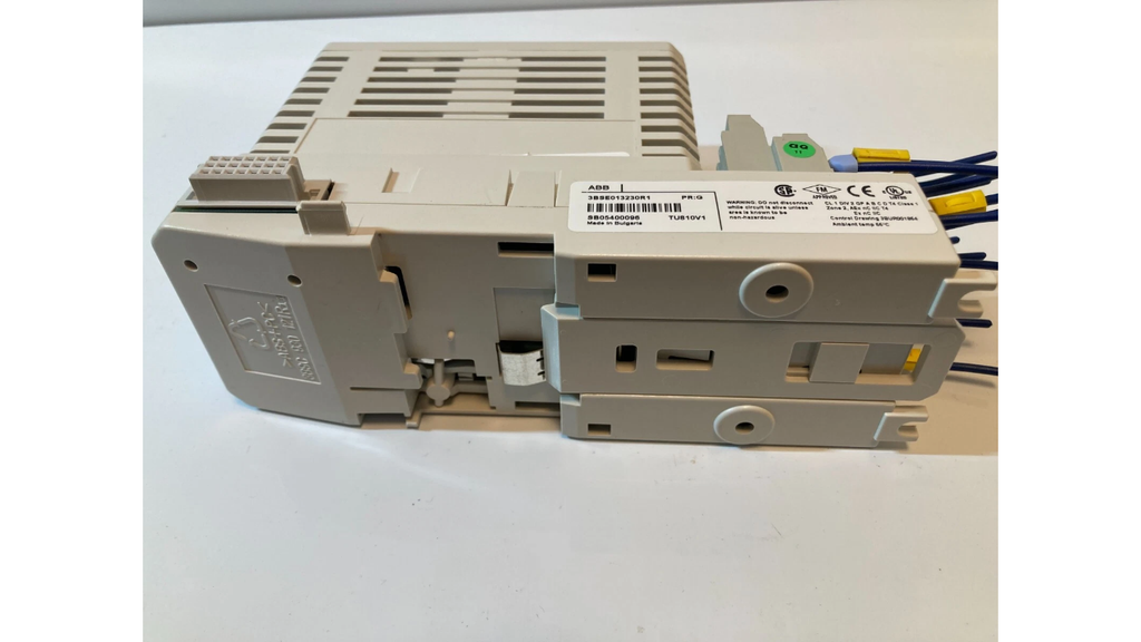 ABB DI810 digital input modul 24V 16 kanaler DIN Rail
