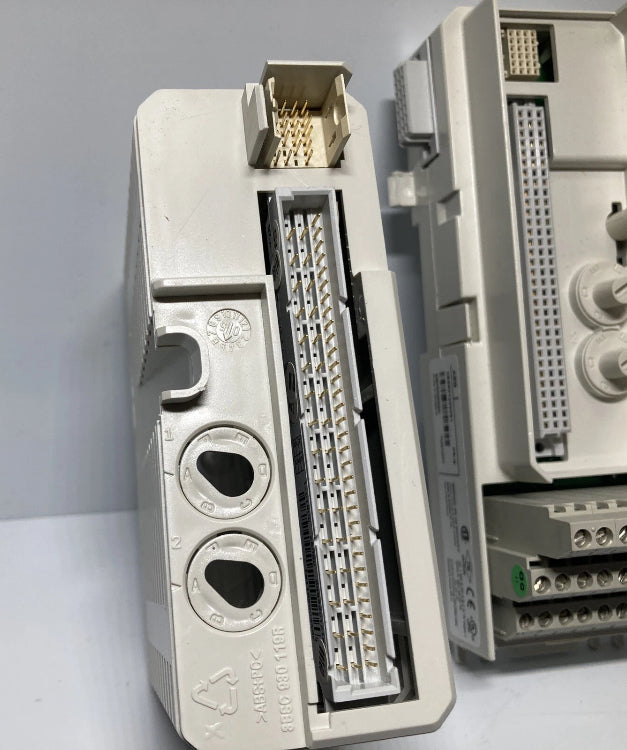 ABB DO810 3BSE008510R1 Industrial Control System / 3BSE013230R1 TU810V1