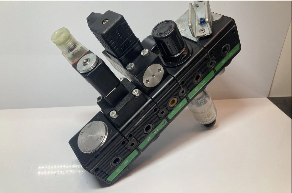 Bosch Pneumatic Control Unit with Valve, Regulator, Switch 0821300301 1827231010