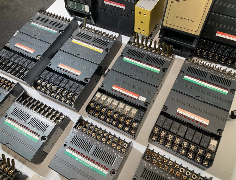 Idec IZUMI Corp FA-2J CPU PFJ-N161U FA-1(Lot of Untested parts)Read the descrip.