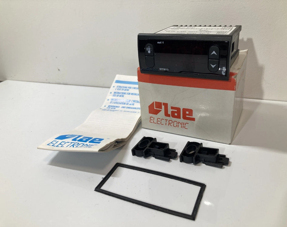 LAE MTW12P3FD temperature control unit pwr 12Vdc -100 - 800deg c Fast Shipping.