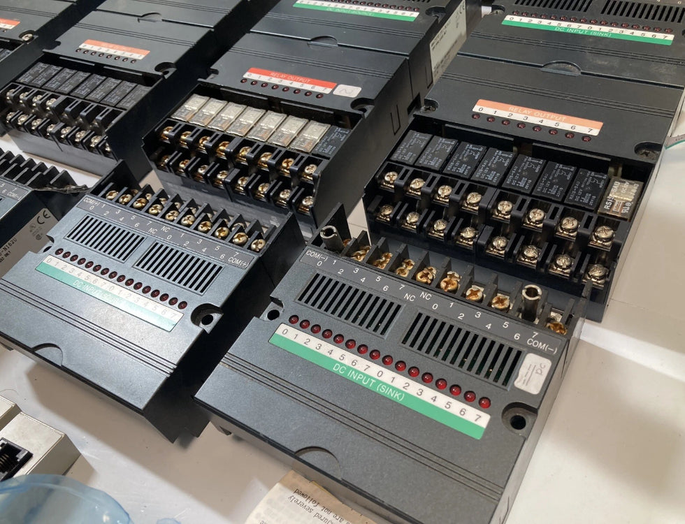 Idec IZUMI Corp FA-2J CPU PFJ-N161U FA-1(Lot of Untested parts)Read the descrip.