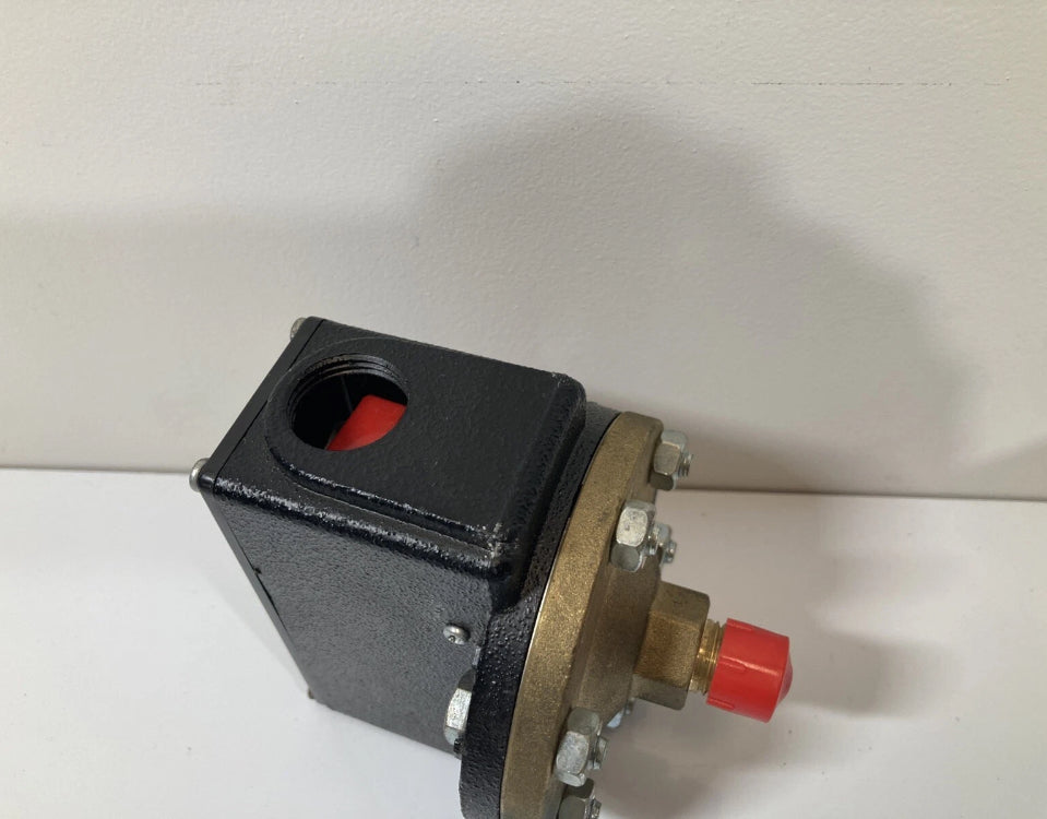 Bailey & Mackey Ltd Type No 108 .4 Bar. Pressure Switch. Fast Shipping.