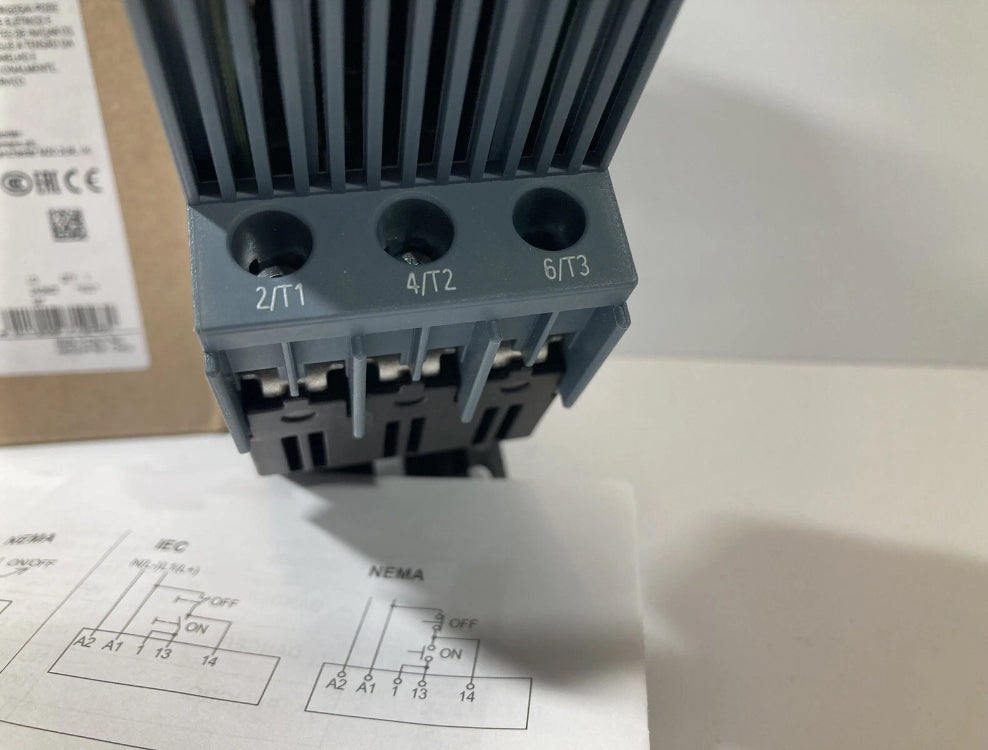 Siemens 3RW3028-1BB04 Sirius Soft Starter 200-480V 230/11 400/18.5KW. AC 24V