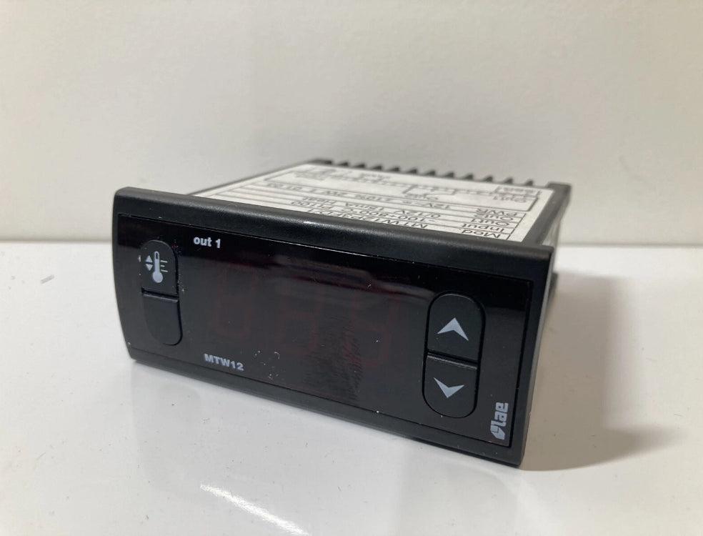 LAE MTW12P3FD temperature control unit pwr 12Vdc -100 - 800deg c Fast Shipping.