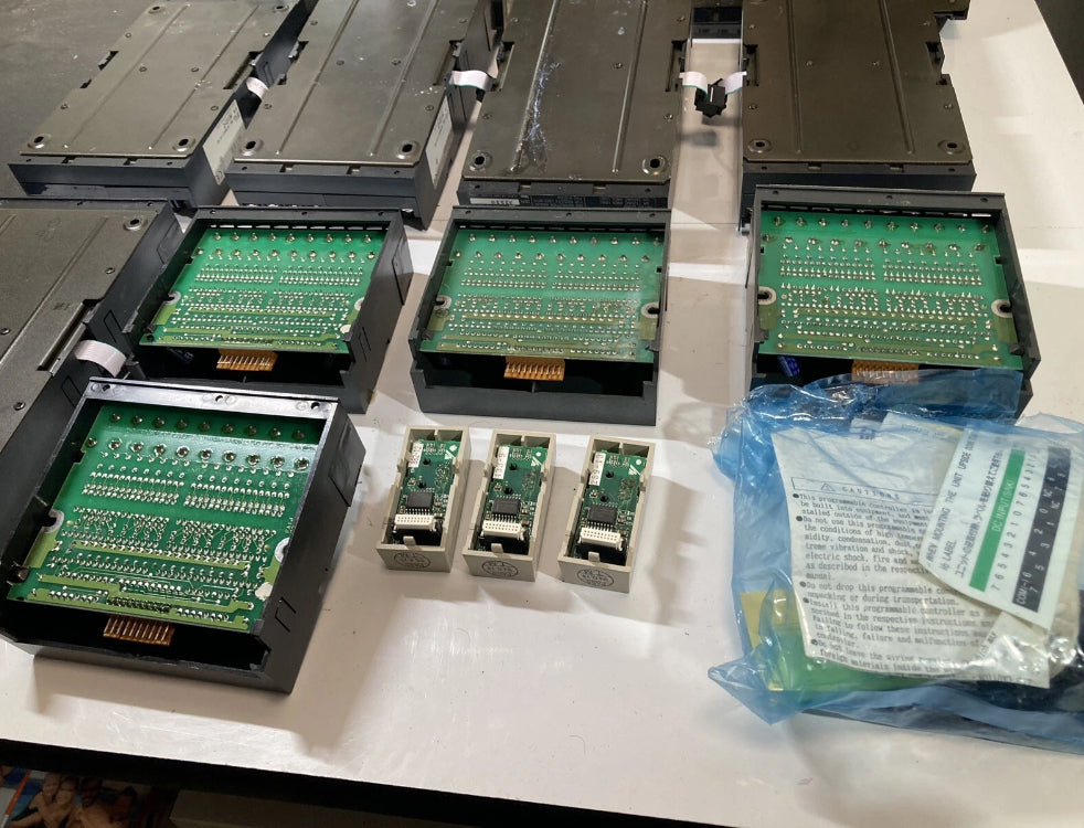 Idec IZUMI Corp FA-2J CPU PFJ-N161U FA-1(Lot of Untested parts)Read the descrip.