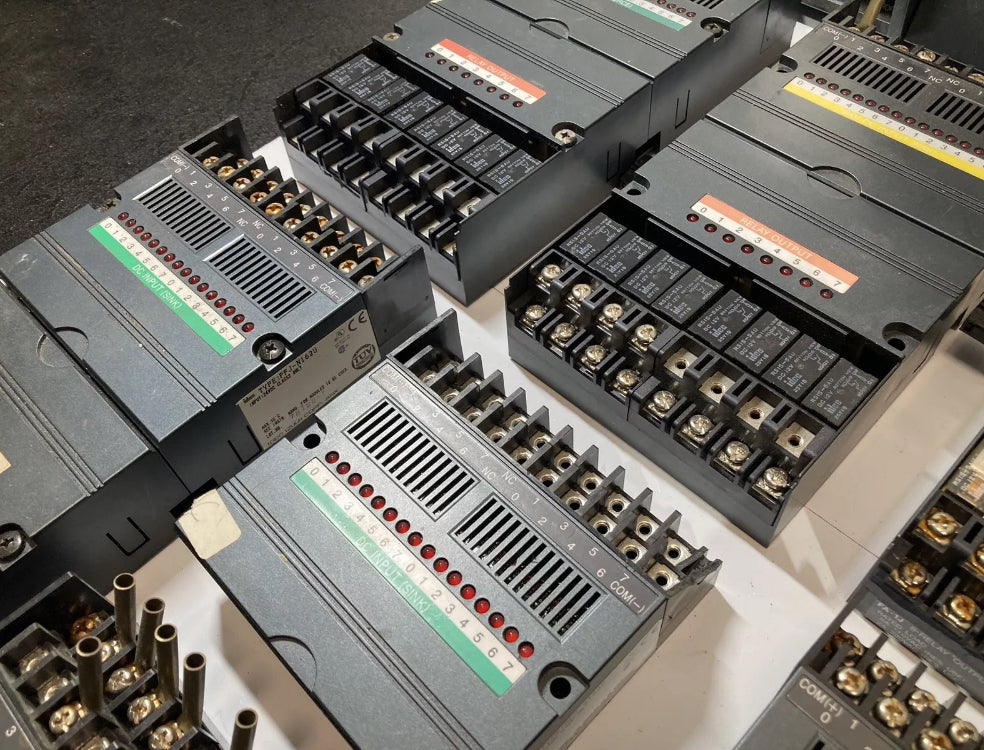 Idec IZUMI Corp FA-2J CPU PFJ-N161U FA-1(Lot of Untested parts)Read the descrip.