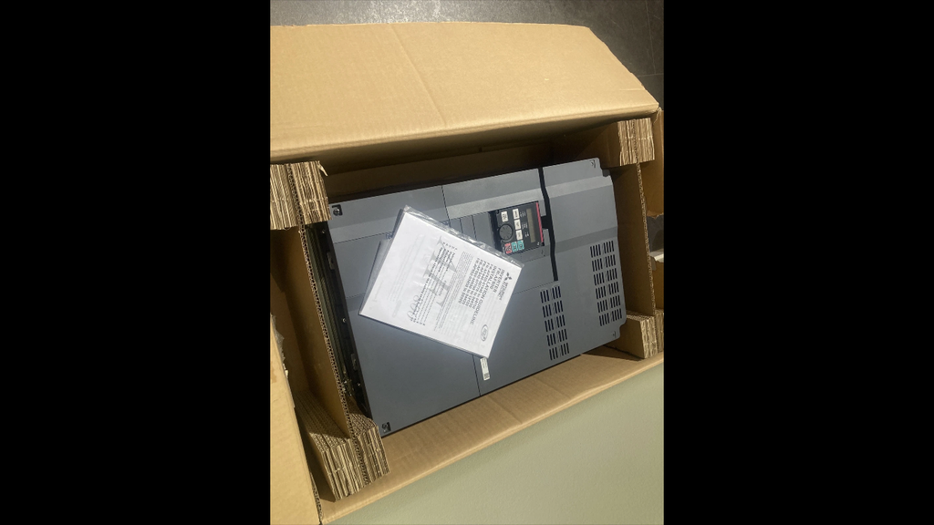 Mitsubishi FR-AF840-00770-60 frekvensomformer 77kW 400V til industrielle motorer

