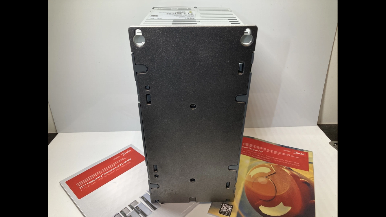 Danfoss VLT Refrigeration Drive FC-103 frekvensomformer 5.5kW til køleanlæg
