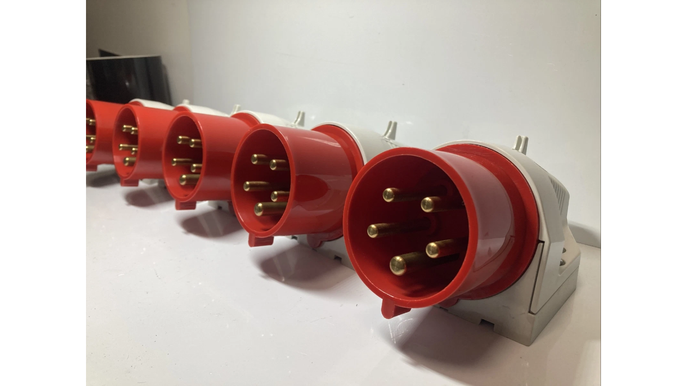 Walther Type 630 CEE-stik 32A 400V IP44 5-polet
